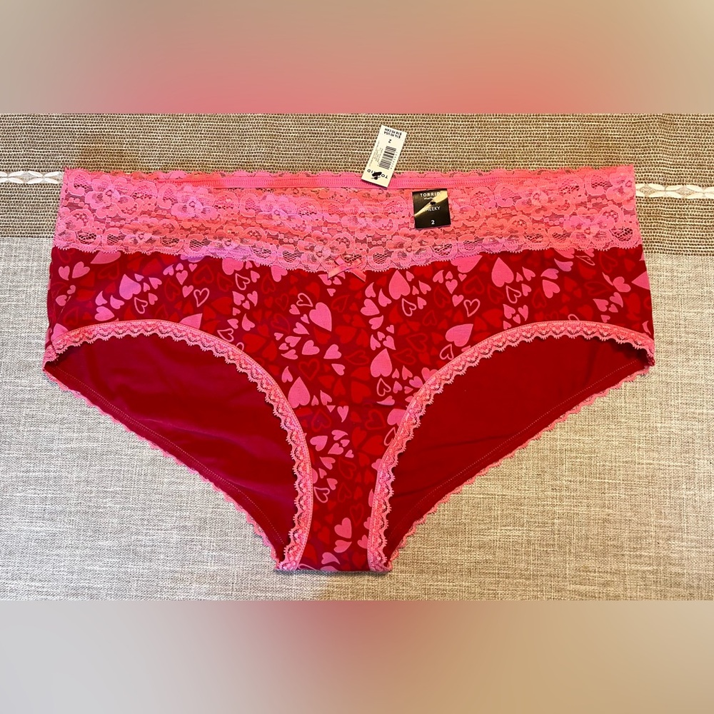 NEW TORRID PANTIES COTTON MID RISE CHEEKY LACE TRIM PANTY WILD HEARTS SIZE 2